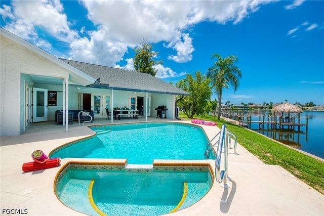 5004 SW 5th PL, Cape Coral, FL 33914