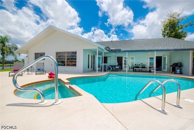 5004 SW 5th PL, Cape Coral, FL 33914