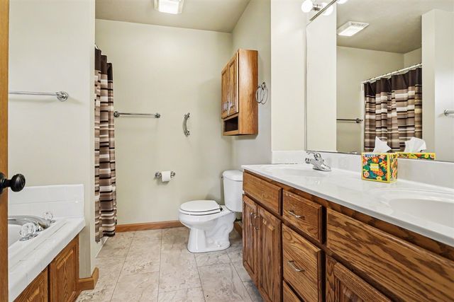 12 Hawksbury Point, Battle Creek, MI 49014