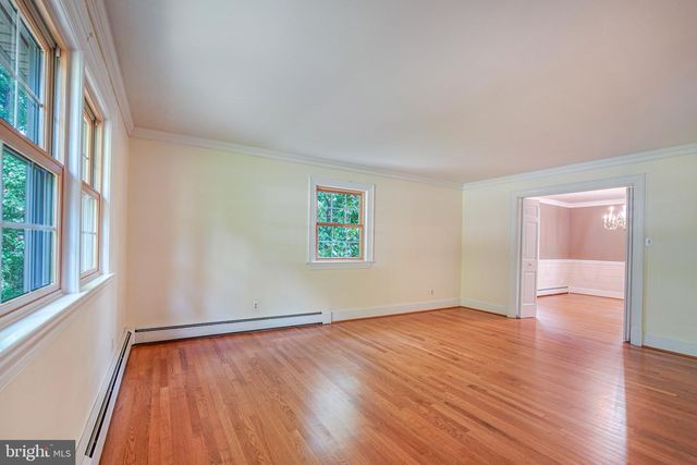 5 DELAHAY DR, Fredericksburg, VA 22401