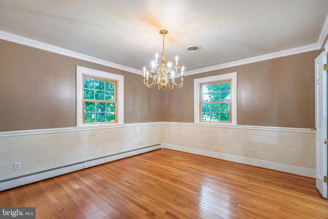 5 DELAHAY DR, Fredericksburg, VA 22401