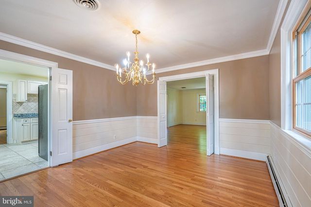 5 DELAHAY DR, Fredericksburg, VA 22401