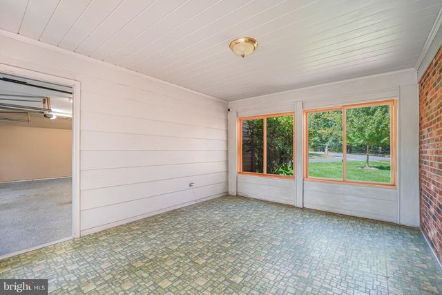 5 DELAHAY DR, Fredericksburg, VA 22401