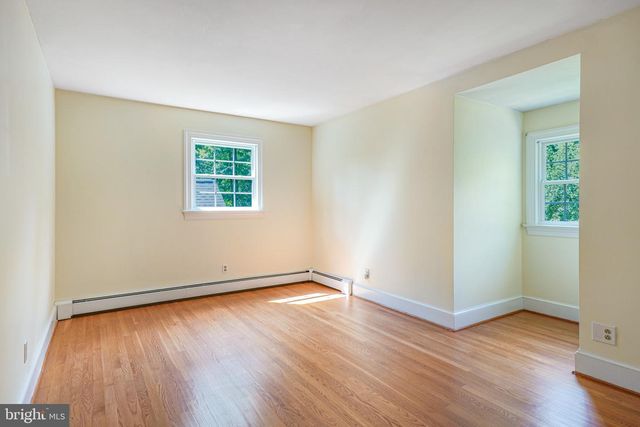 5 DELAHAY DR, Fredericksburg, VA 22401