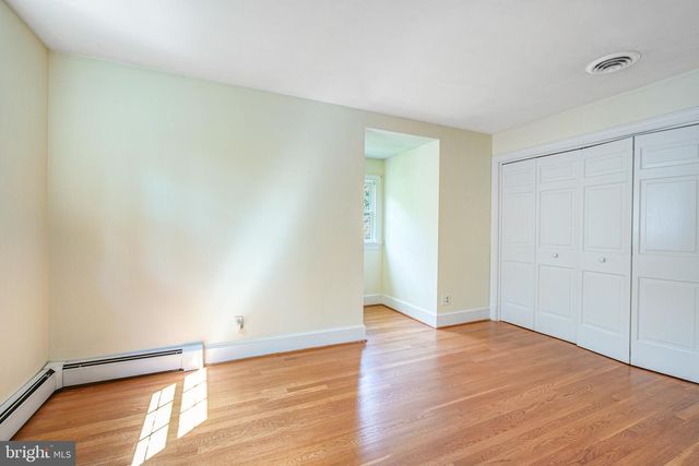 5 DELAHAY DR, Fredericksburg, VA 22401