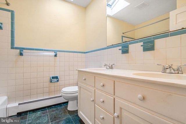 5 DELAHAY DR, Fredericksburg, VA 22401
