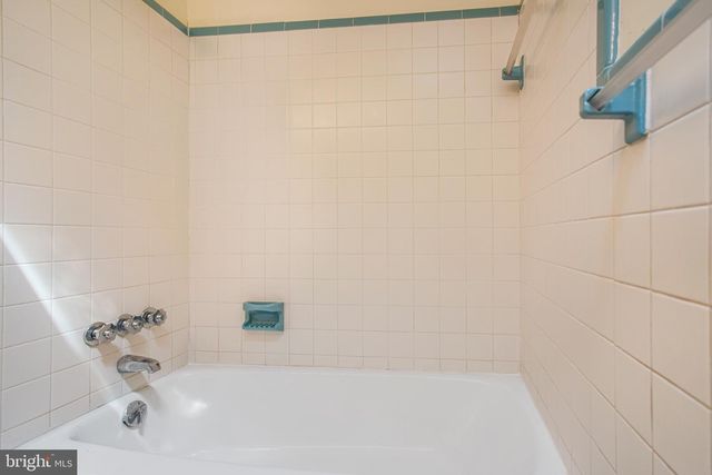 5 DELAHAY DR, Fredericksburg, VA 22401