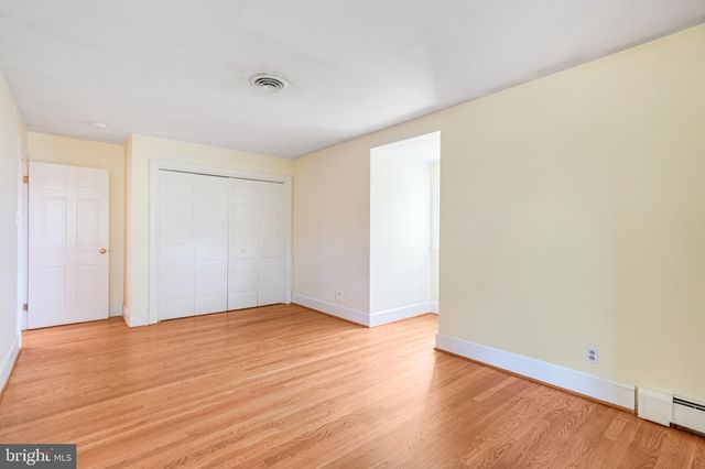 5 DELAHAY DR, Fredericksburg, VA 22401