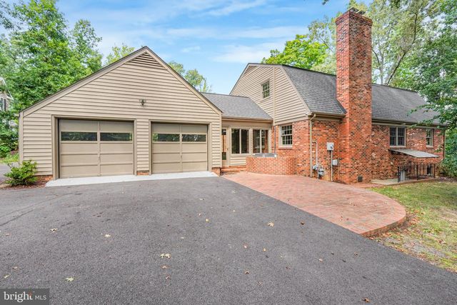 5 DELAHAY DR, Fredericksburg, VA 22401