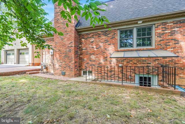 5 DELAHAY DR, Fredericksburg, VA 22401