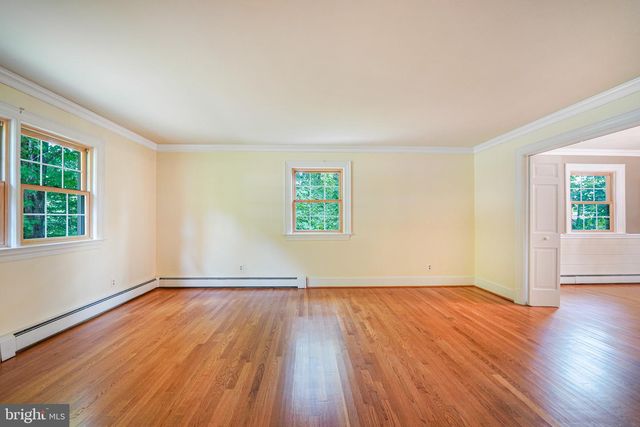 5 DELAHAY DR, Fredericksburg, VA 22401