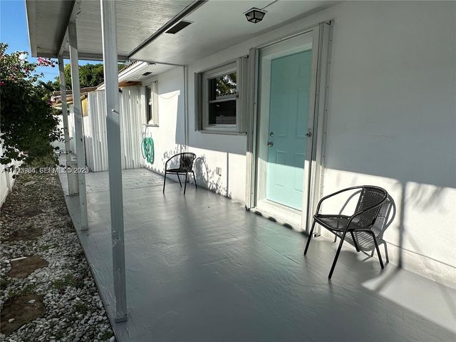 28 SE 4th St, Dania Beach, FL 33004