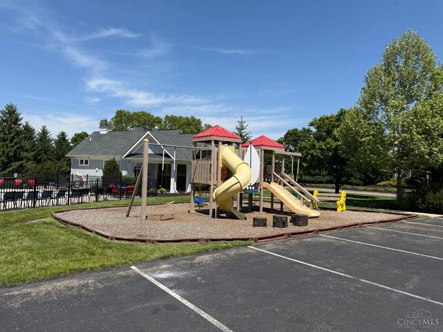 1236 Sinclair Drive, Maineville, OH 45039