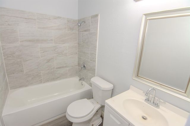 9706 Farragut Street, Houston, TX 77078