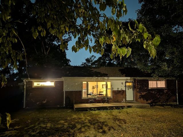 4011 Ivy Dr, Nashville, TN 37216