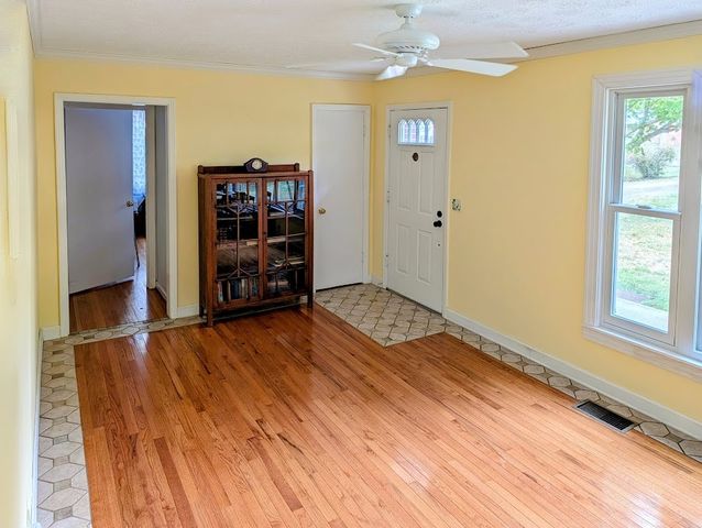 4011 Ivy Dr, Nashville, TN 37216