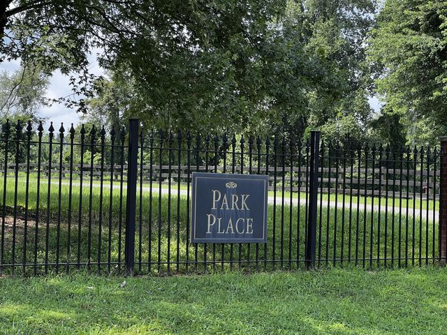 227 Park Place, Russell Springs, KY 42642