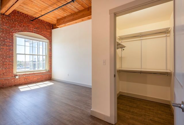 165 Thorndike Street 506, Lowell, MA 01852