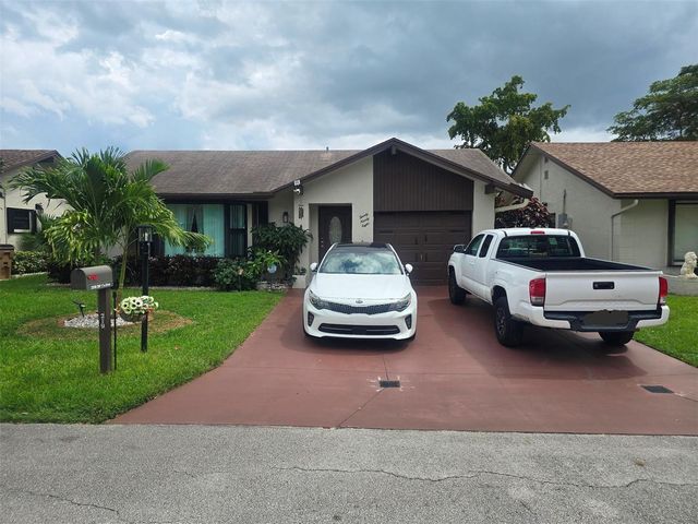 2098 SW 17th Drive, Deerfield Beach, FL 33442