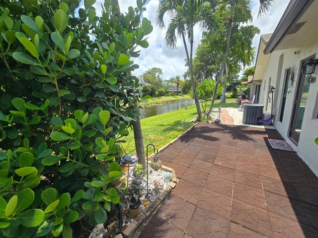 2098 SW 17th Drive, Deerfield Beach, FL 33442