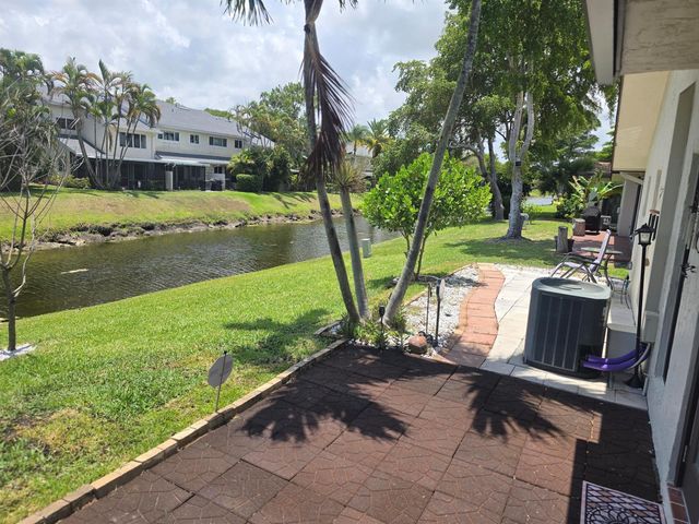2098 SW 17th Drive, Deerfield Beach, FL 33442