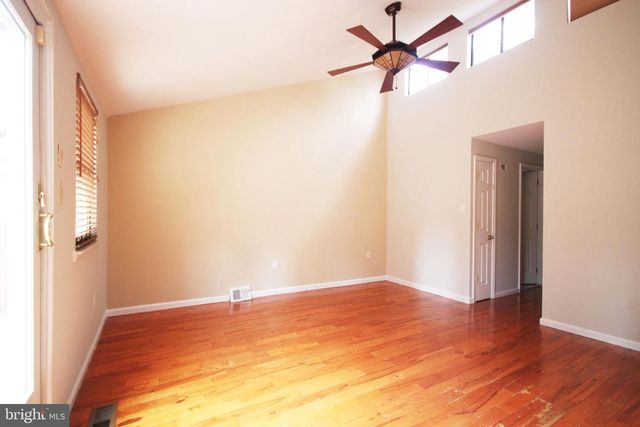 2128 APPLETREE ST, Philadelphia, PA 19103