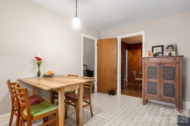 2911 Enfield Road, Charlotte, NC 28205