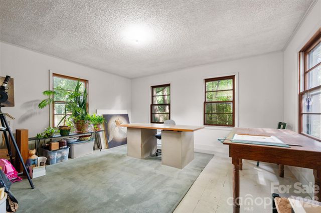 2911 Enfield Road, Charlotte, NC 28205