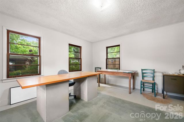 2911 Enfield Road, Charlotte, NC 28205