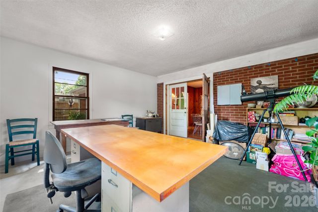 2911 Enfield Road, Charlotte, NC 28205