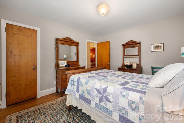 2911 Enfield Road, Charlotte, NC 28205
