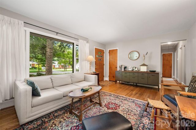 2911 Enfield Road, Charlotte, NC 28205