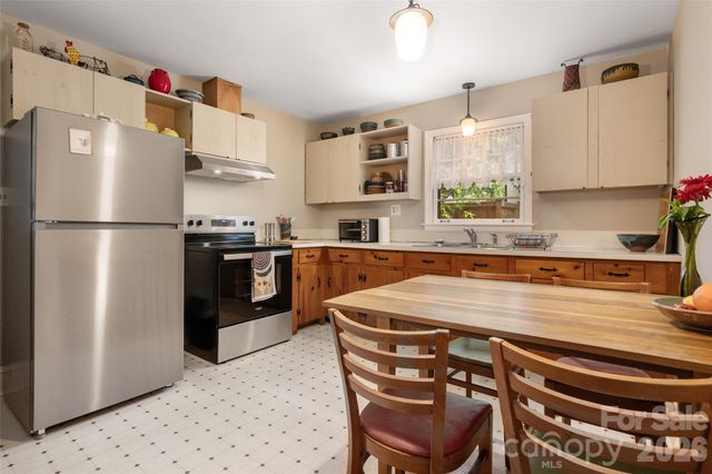 2911 Enfield Road, Charlotte, NC 28205
