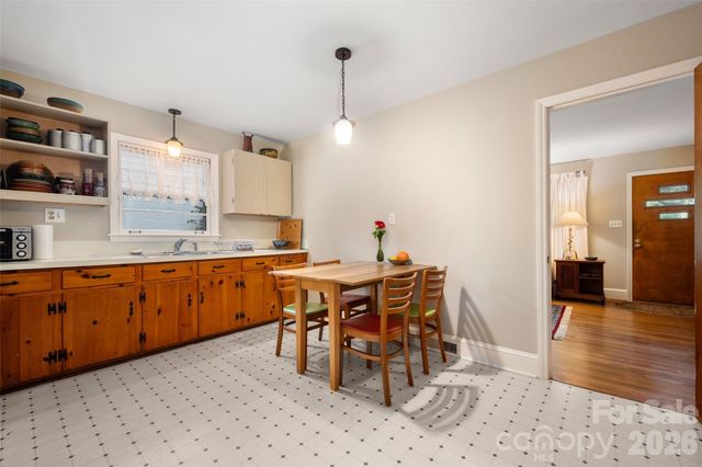 2911 Enfield Road, Charlotte, NC 28205