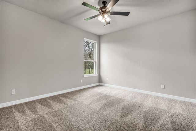 105 Court Side Drive, Snook, TX 77878