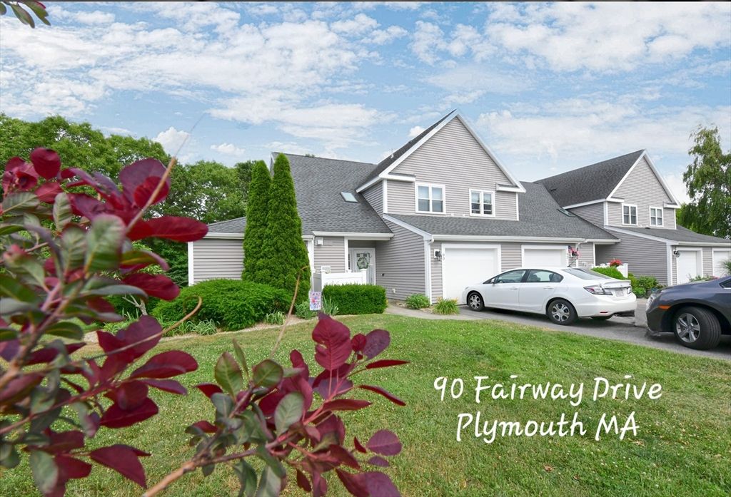 90 Fairway Dr 90, Plymouth, MA 02360