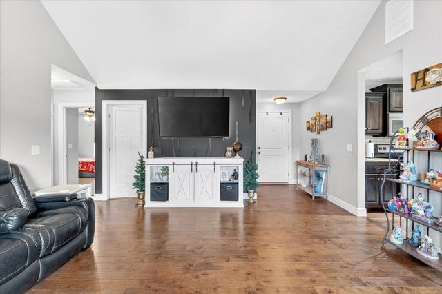 4544 Somerset Drive, Battlefield, MO 65619