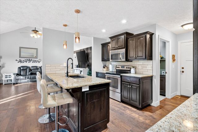 4544 Somerset Drive, Battlefield, MO 65619