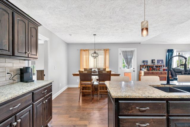 4544 Somerset Drive, Battlefield, MO 65619