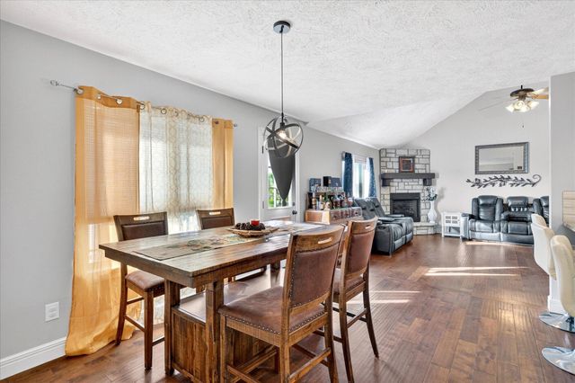 4544 Somerset Drive, Battlefield, MO 65619