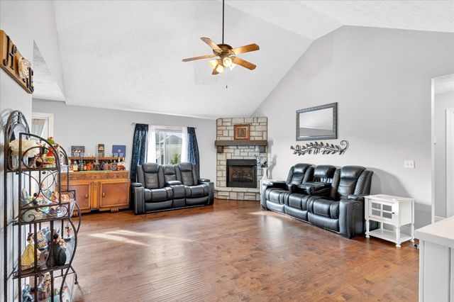 4544 Somerset Drive, Battlefield, MO 65619