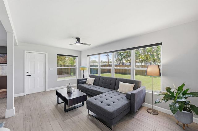 4441 NE 15th Avenue, Oakland Park, FL 33334
