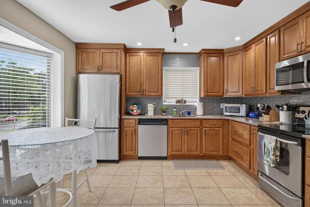 3502-B CHADBURY RD, Mount Laurel, NJ 08054