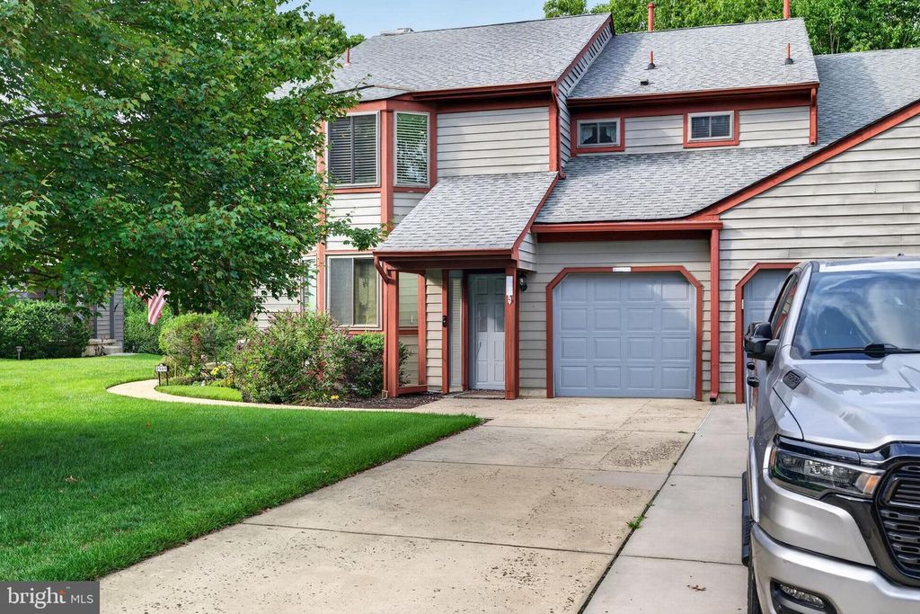 3502-B CHADBURY RD, Mount Laurel, NJ 08054