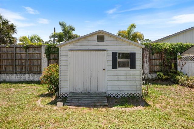 1236 GAYLE AVE, Nokomis, FL 34275