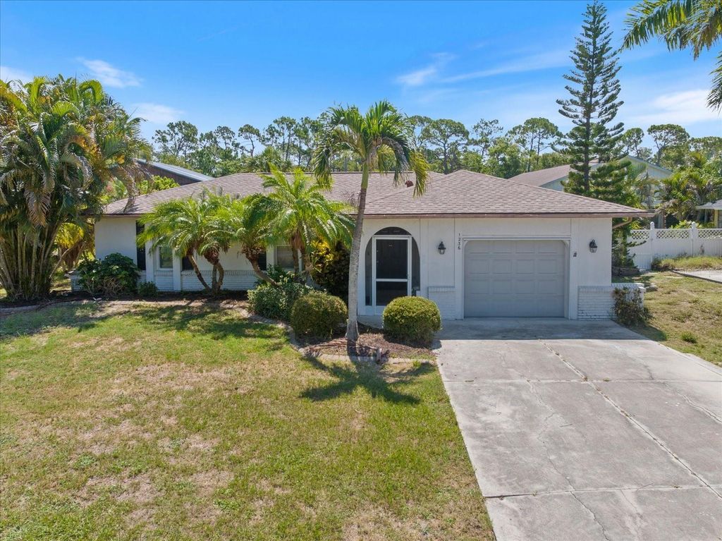 1236 GAYLE AVE, Nokomis, FL 34275