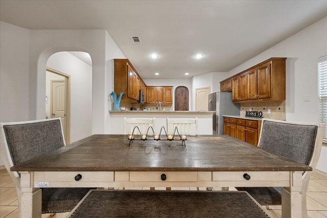 6805 Biondi Trail, Arlington, TX 76001