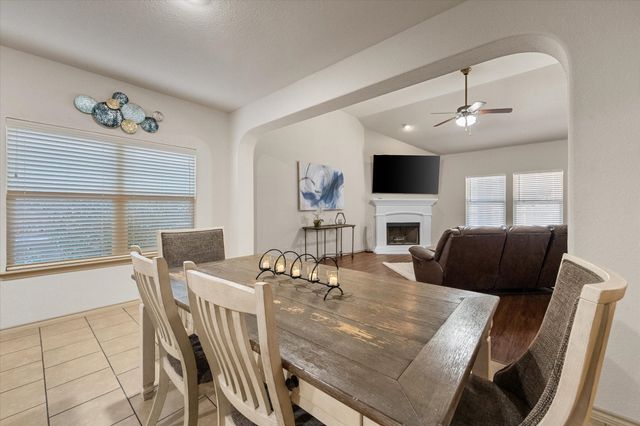 6805 Biondi Trail, Arlington, TX 76001