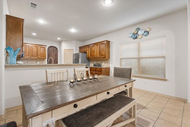 6805 Biondi Trail, Arlington, TX 76001