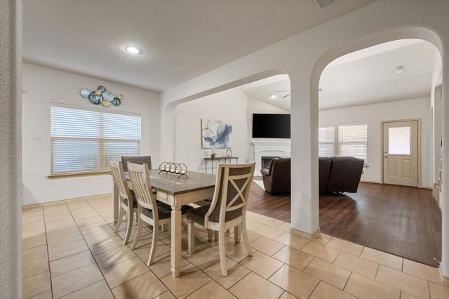 6805 Biondi Trail, Arlington, TX 76001